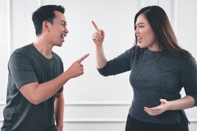 signs you're in a toxic relationship - Couple fighting with each other