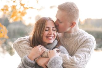 <thrive_headline click tho-post-23461 tho-test-122>What Is True Love: 8 Fascinating Signs Of Devotion You Need To Know</thrive_headline>