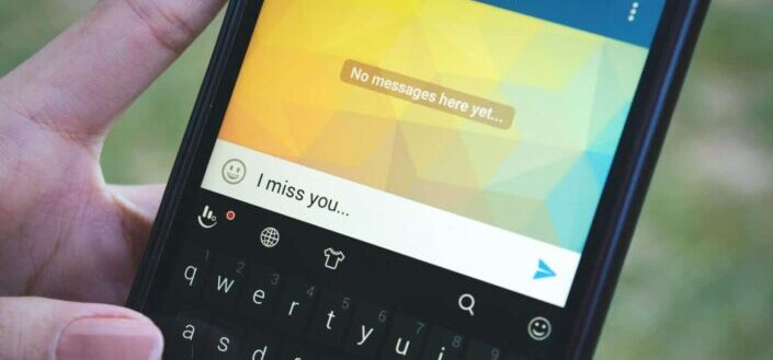 I miss you message on phone screen